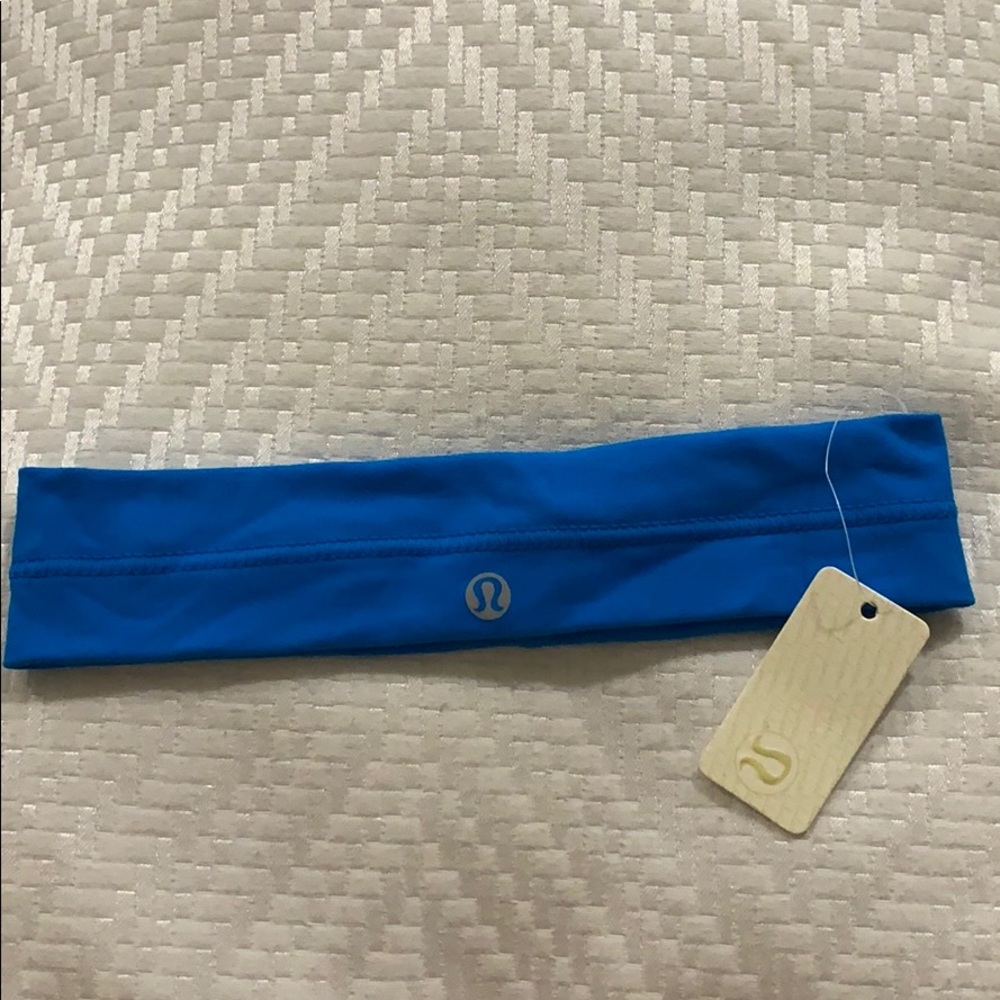 NWT Lululemon womens headband blue.